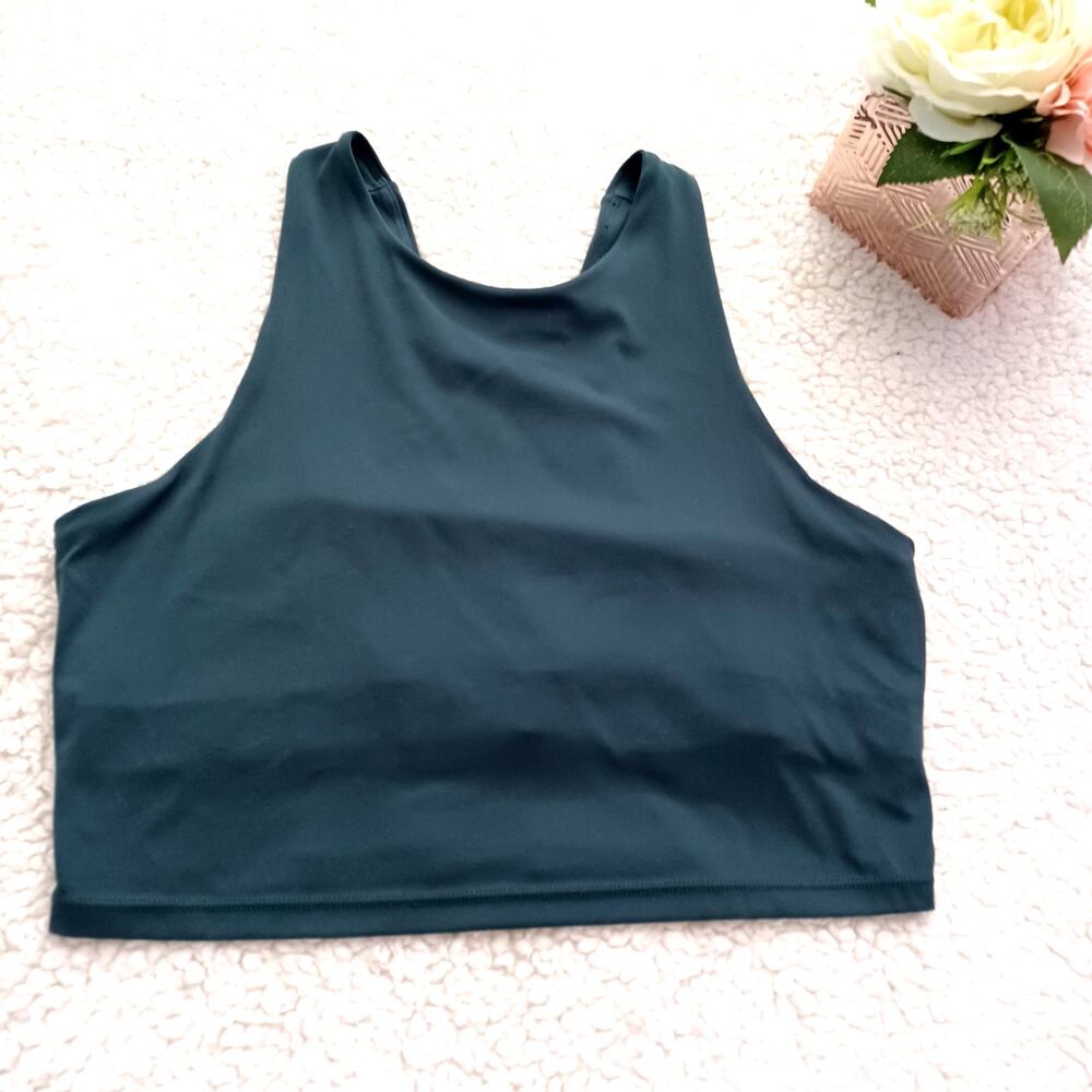 Quince Women's Green Crop-top